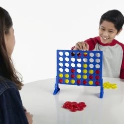 Hasbro Gaming 4 Op 'n Rij - Franstalig Bordspel -Spellen-Voor-Volwassenen Winkel 550x364 2