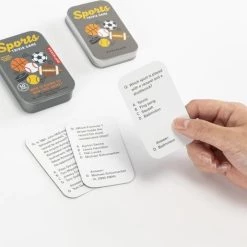Kikkerland Kaartspel - Sports Trivia Spel 7 Kikkerland Kaartspel - Sports Trivia Spel -Spellen-Voor-Volwassenen Winkel 550x473 3