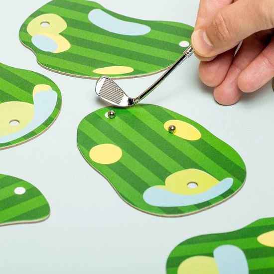 Kikkerland Golf In A Tin - Mini Golf Spel - Reisspel - Inclusief Meeneem Blikje 4 Kikkerland Golf In A Tin - Mini Golf Spel - Reisspel - Inclusief Meeneem Blikje - Afbeelding 2