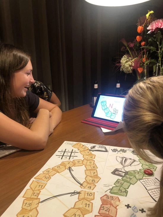 Speelement Het Gezelschapsspel Coronials 4 Speelement Het Gezelschapsspel Coronials - Afbeelding 2